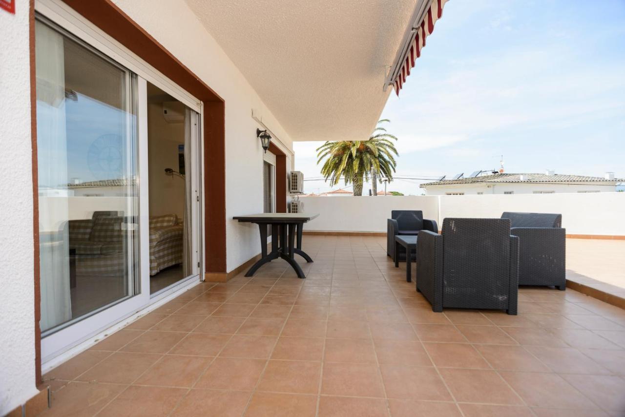 Sant Mori Apartment Empuriabrava Bagian luar foto